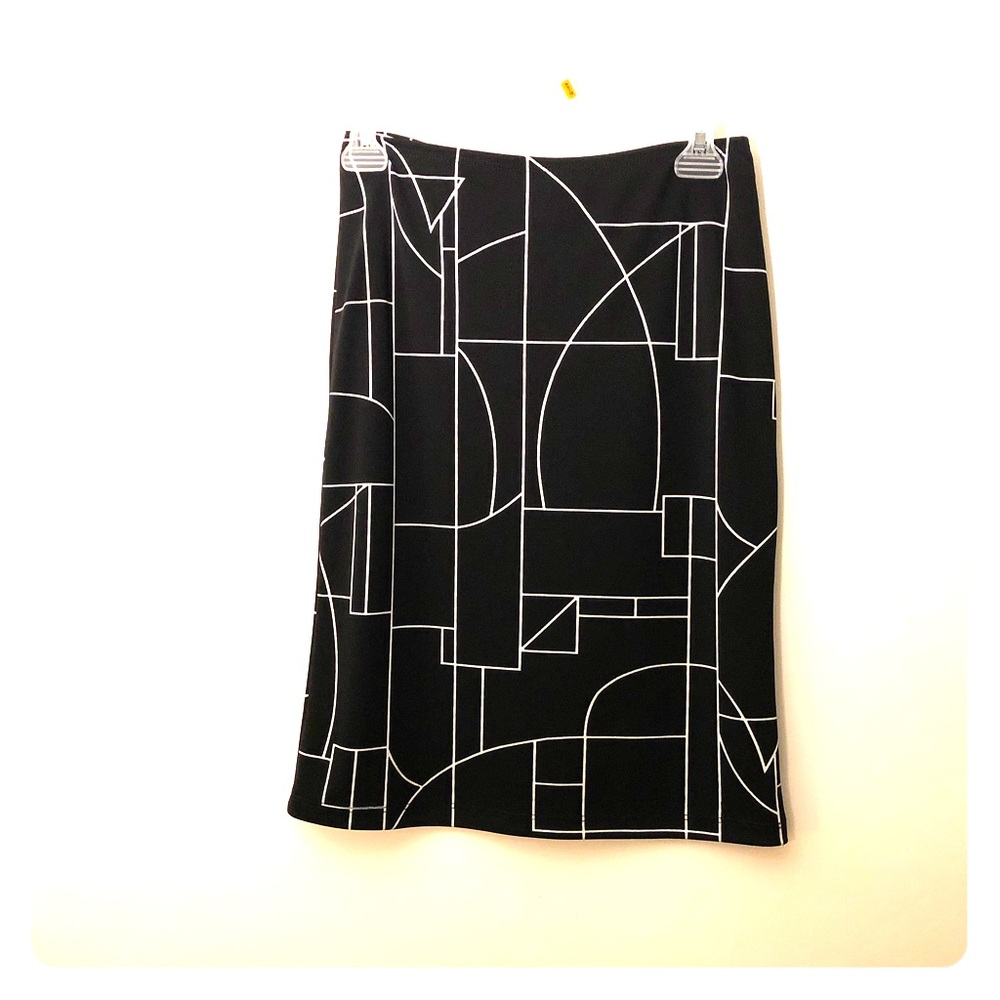 Savvy Black and White Skirt Size S